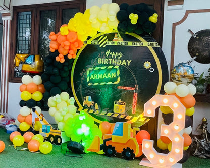 Construction Theme Birthday DecorationConstruction Theme Birthday Decoration with Round Backdrop &amp; Balloons