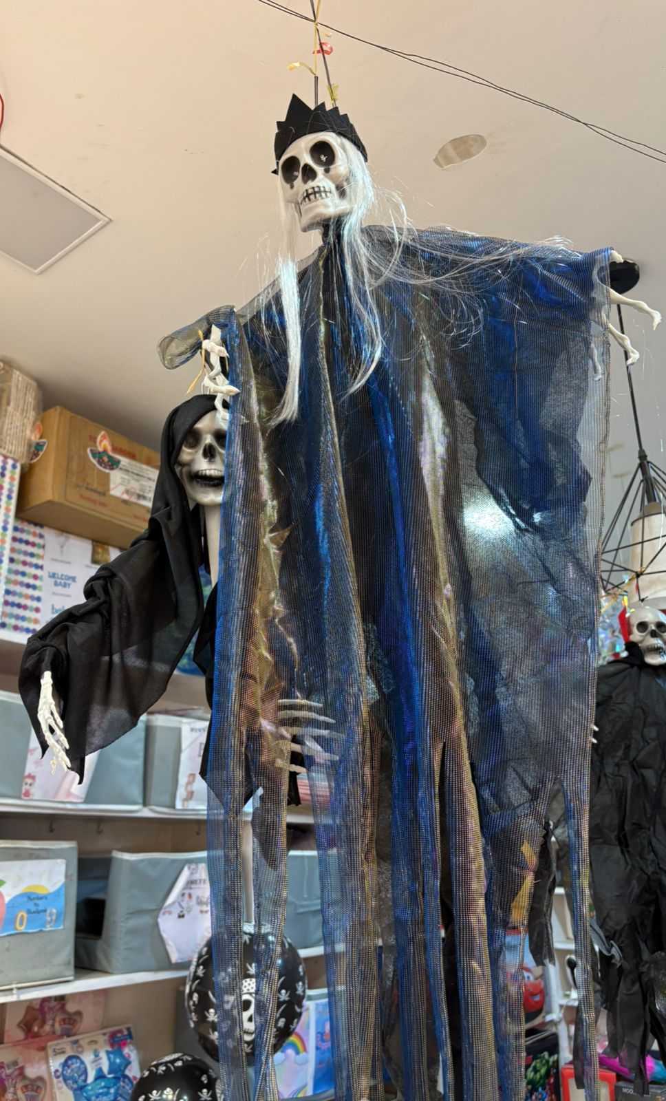 Outdoor Hanging Ghost Halloween Decoration with Music – Spooky Animated Sound Prop for Yard &amp; Home Decor